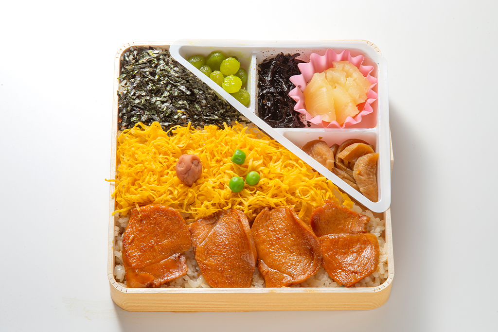 郷土料理のかしわめしを駅弁に